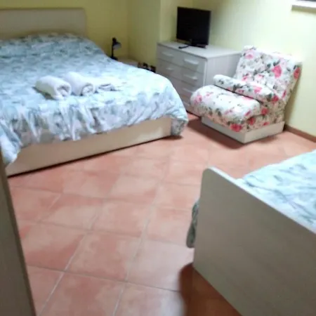 4 Bedrooms Appartement With Lake View Enclosed Garden And Wifi At Dervio * デルヴィオ