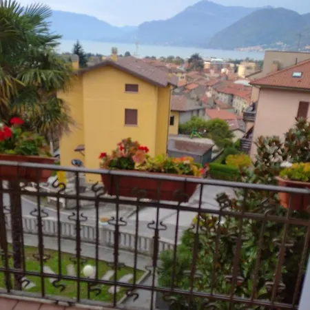 4 Bedrooms Appartement With Lake View Enclosed Garden And Wifi At Dervio