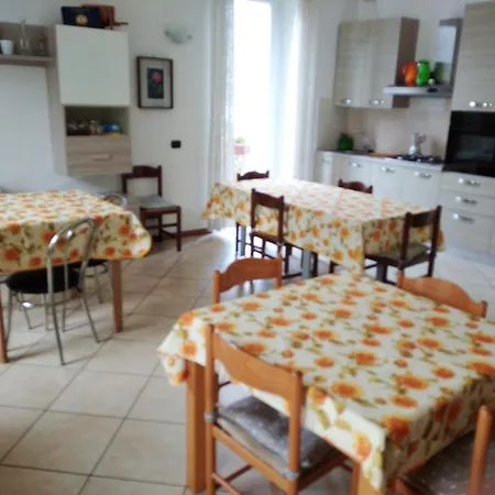 4 Bedrooms Appartement With Lake View Enclosed Garden And Wifi At Dervio Apartment