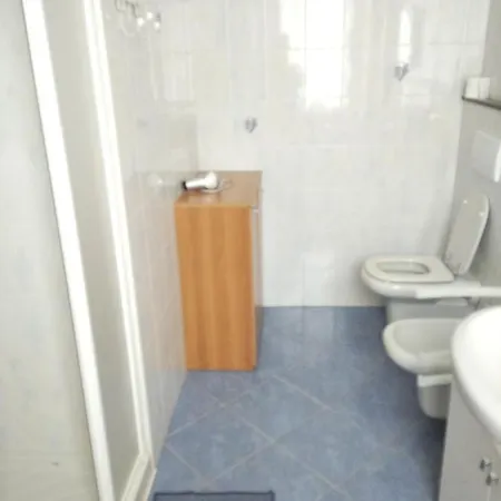 4 Bedrooms Appartement With Lake View Enclosed Garden And Wifi At Dervio Apartment
